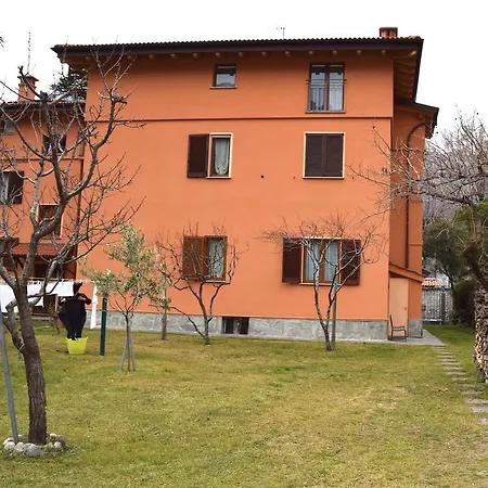 Sul Lago Dervio