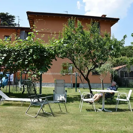 Sul Lago Apartment *