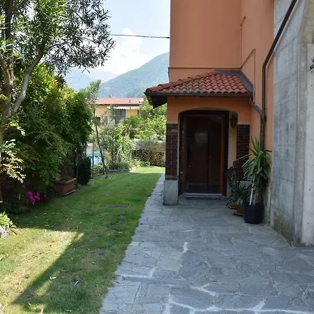 Sul Lago Apartment *