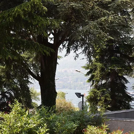 Sul Lago Apartment *